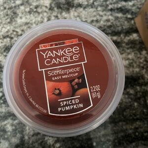 Yankee Candle Spiced Pumpkin MeltCup - Rich Brown